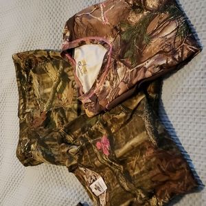 Realtree hunting clothes